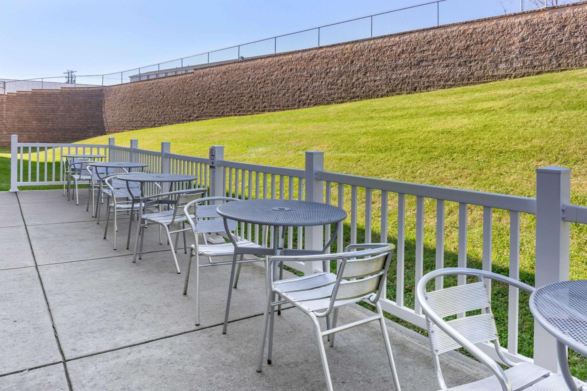 Comfort Suites Lancaster Amish Country Smoketown  Bagian luar foto