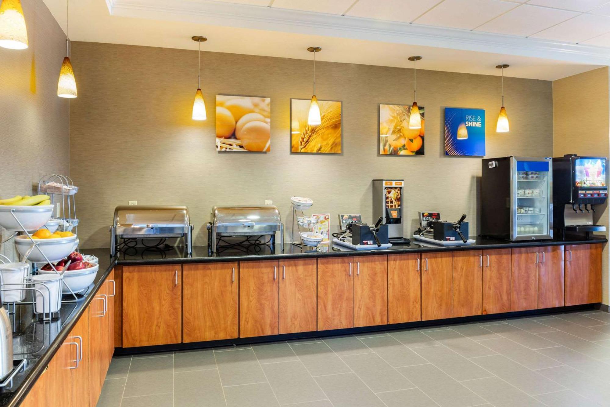 Comfort Suites Lancaster Amish Country Smoketown  Bagian luar foto