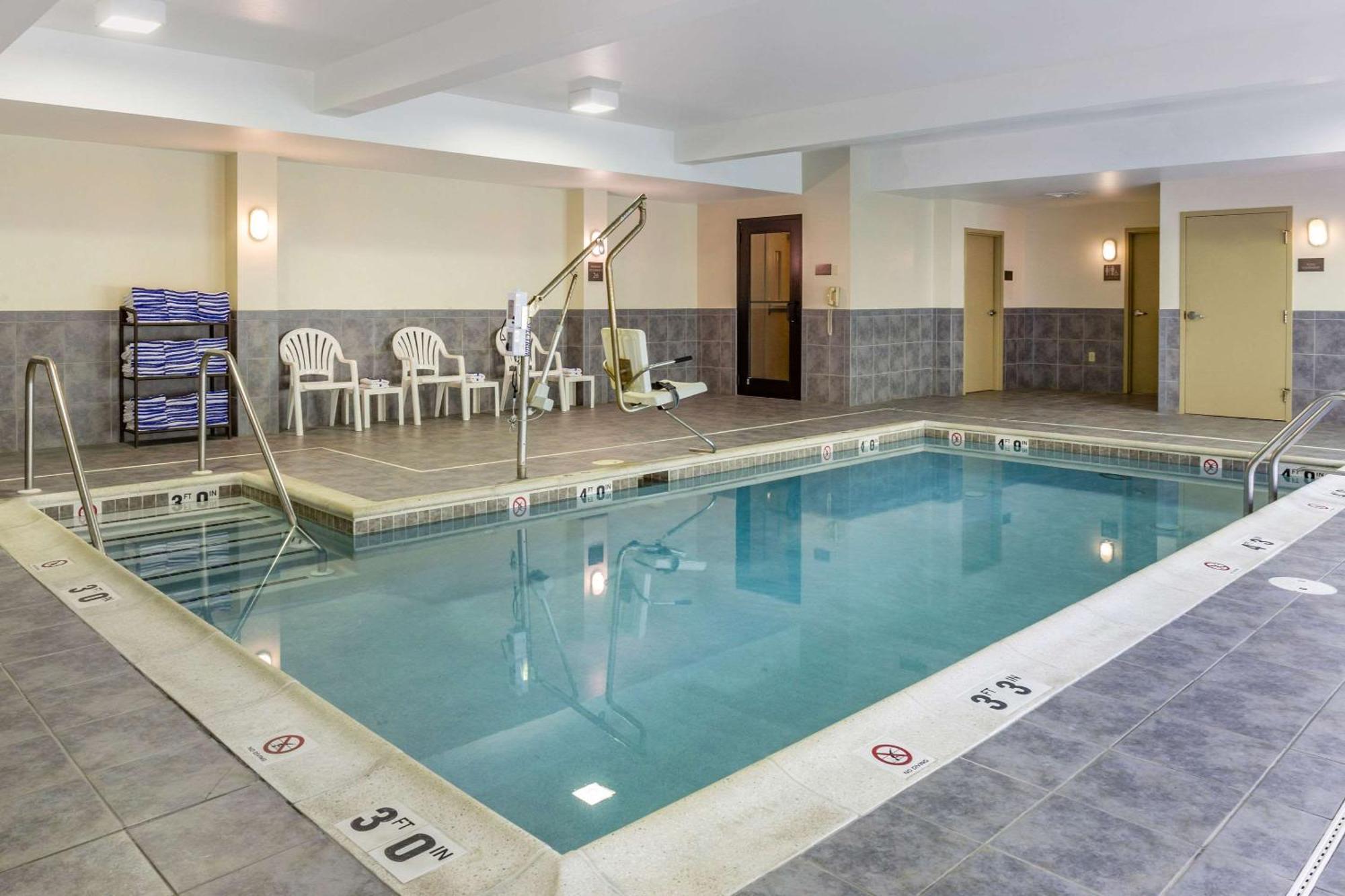 Comfort Suites Lancaster Amish Country Smoketown  Bagian luar foto