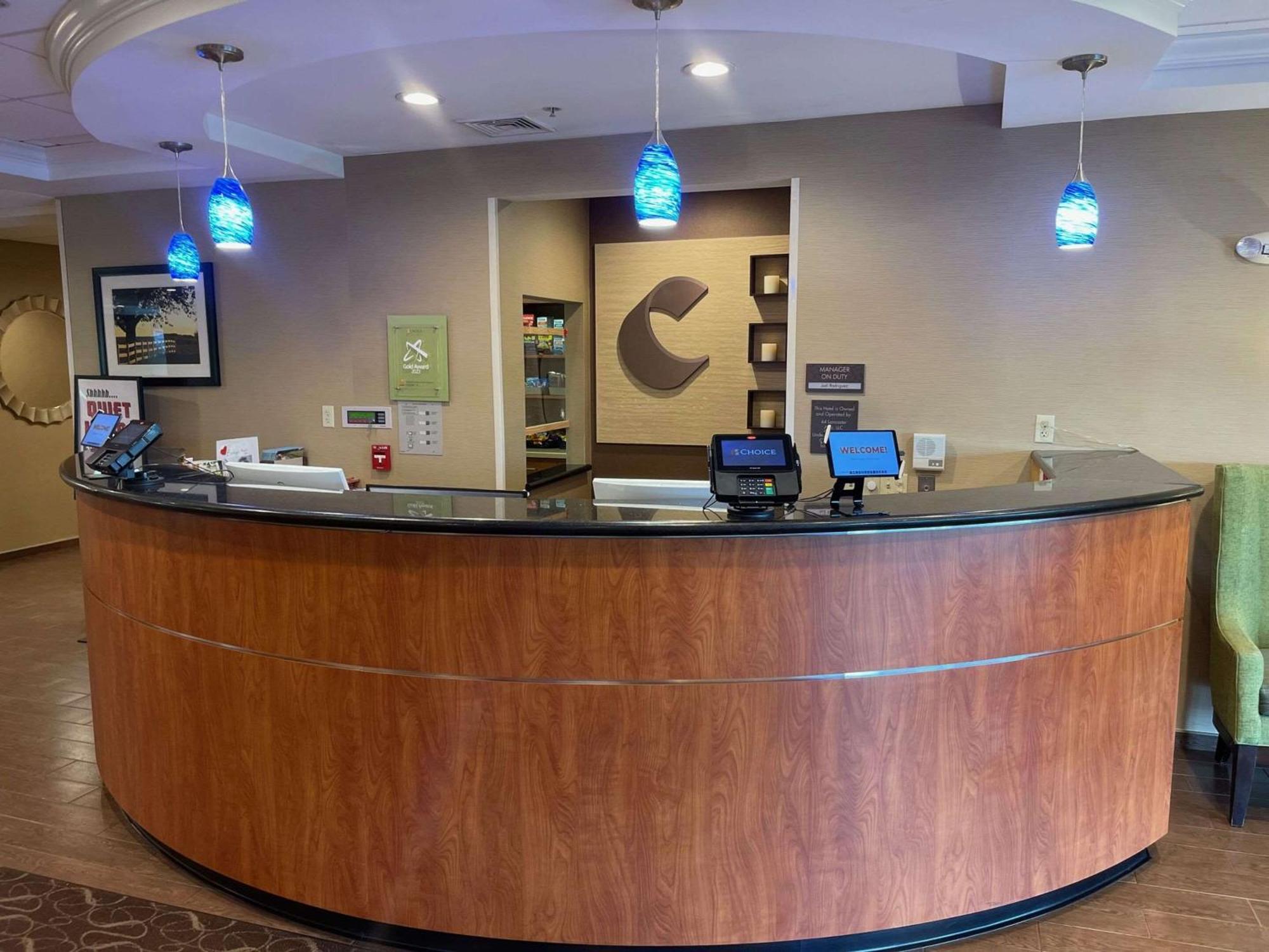 Comfort Suites Lancaster Amish Country Smoketown  Bagian luar foto
