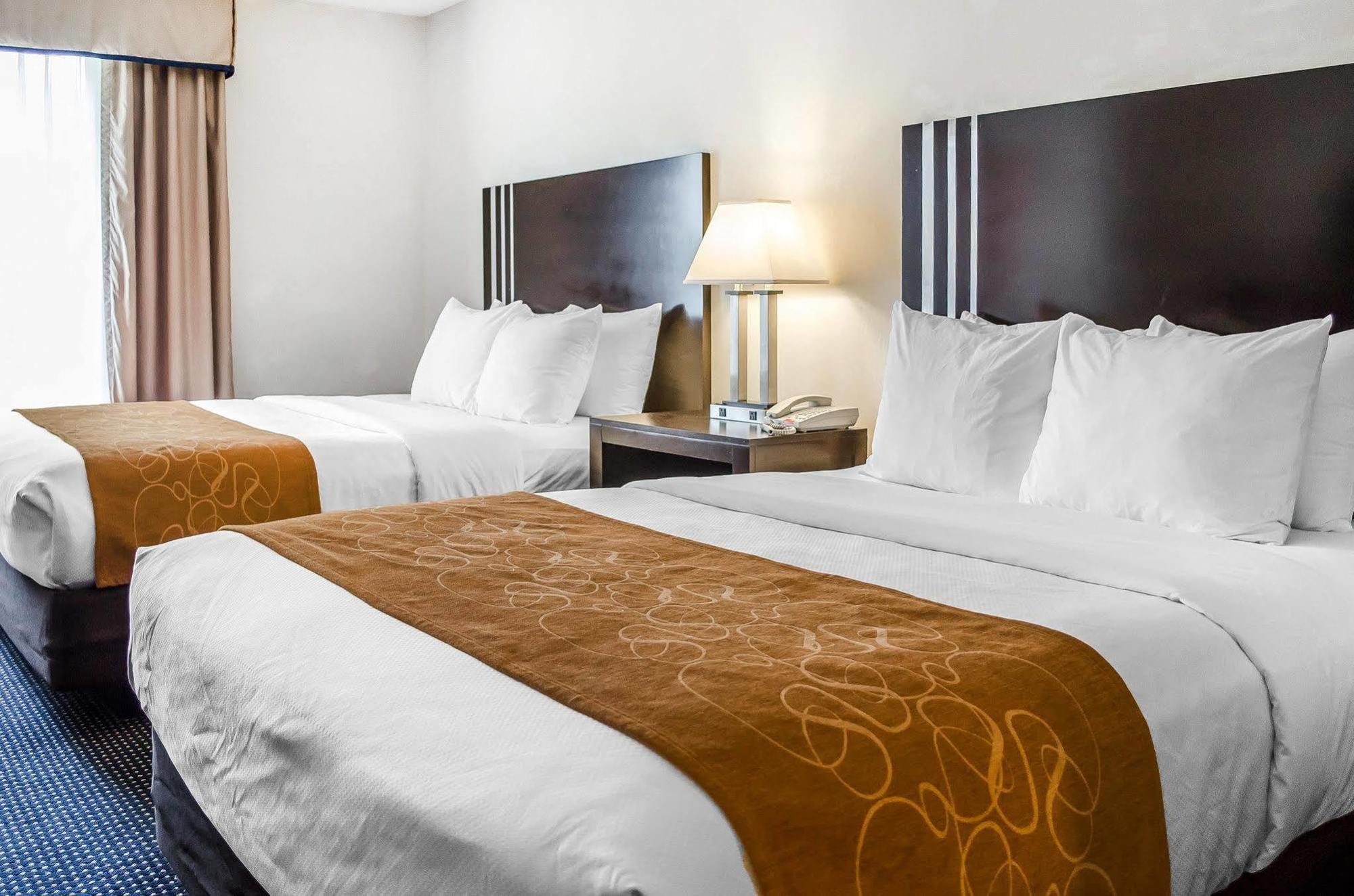Comfort Suites Lancaster Amish Country Smoketown  Bagian luar foto
